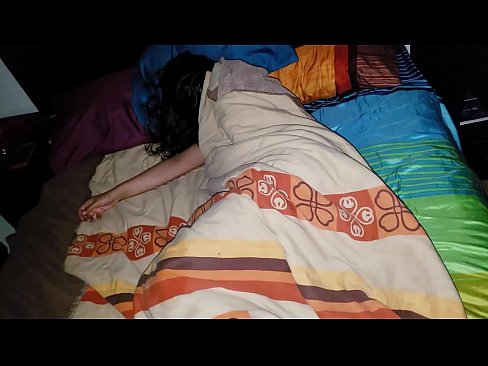 ❤️ El fillastre renya la seva jove madrastra mentre dorm. Porno al ca.ergoupa.top ❤